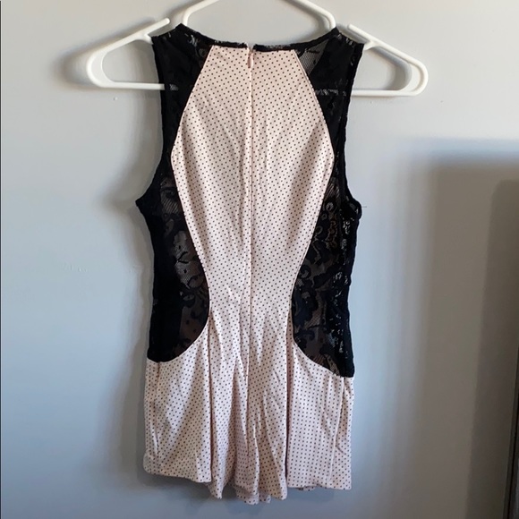 Guess sleeveless peplum and mesh top - Picture 5 of 5